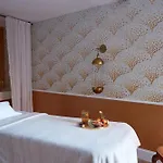 호텔 Chateau De & 테울쉬르메르