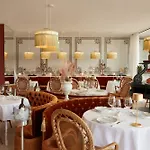 Chateau De & 泰晤勒·苏尔·梅尔