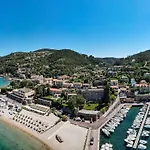 Chateau De & 테울쉬르메르