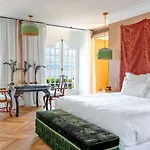 Chateau De & 5*