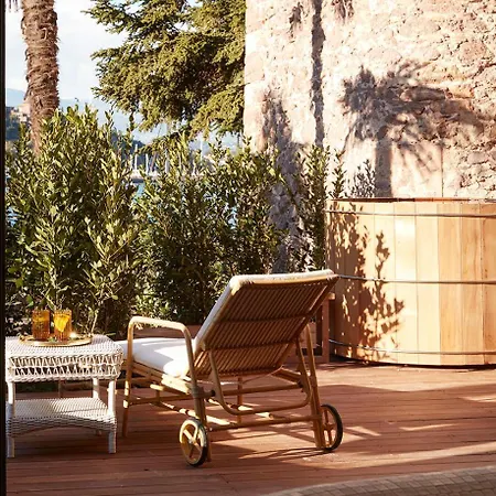 فندق Chateau De &