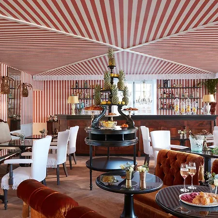 فندق Chateau De & 5*