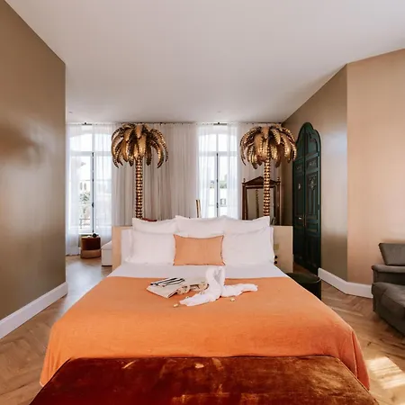 Chateau De & 5*