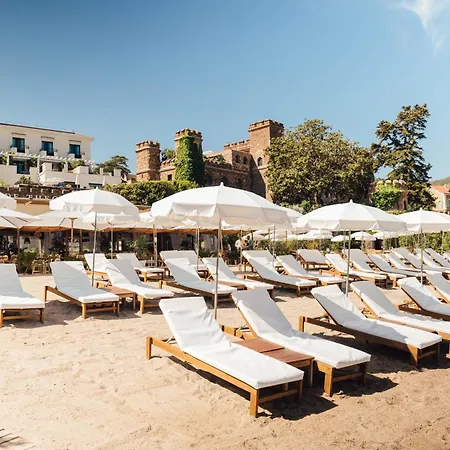 Chateau De & 5* تيول سور مير