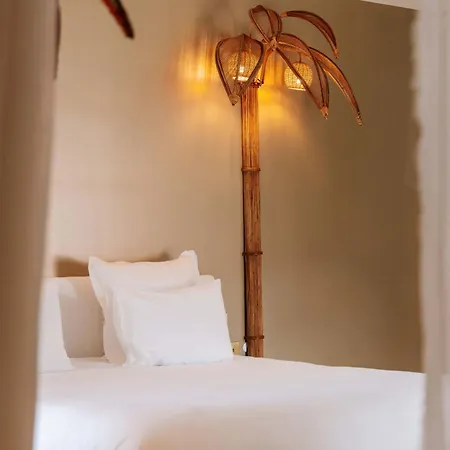 Отель Chateau De 5*