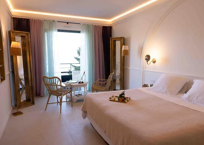 Otel Chateau De 5*