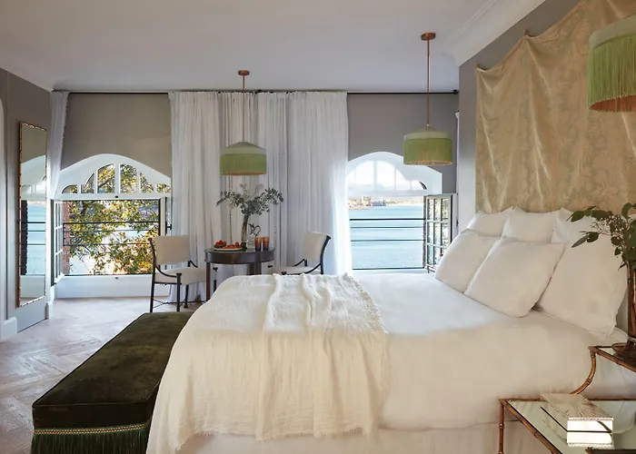 Chateau De Hotell 5*